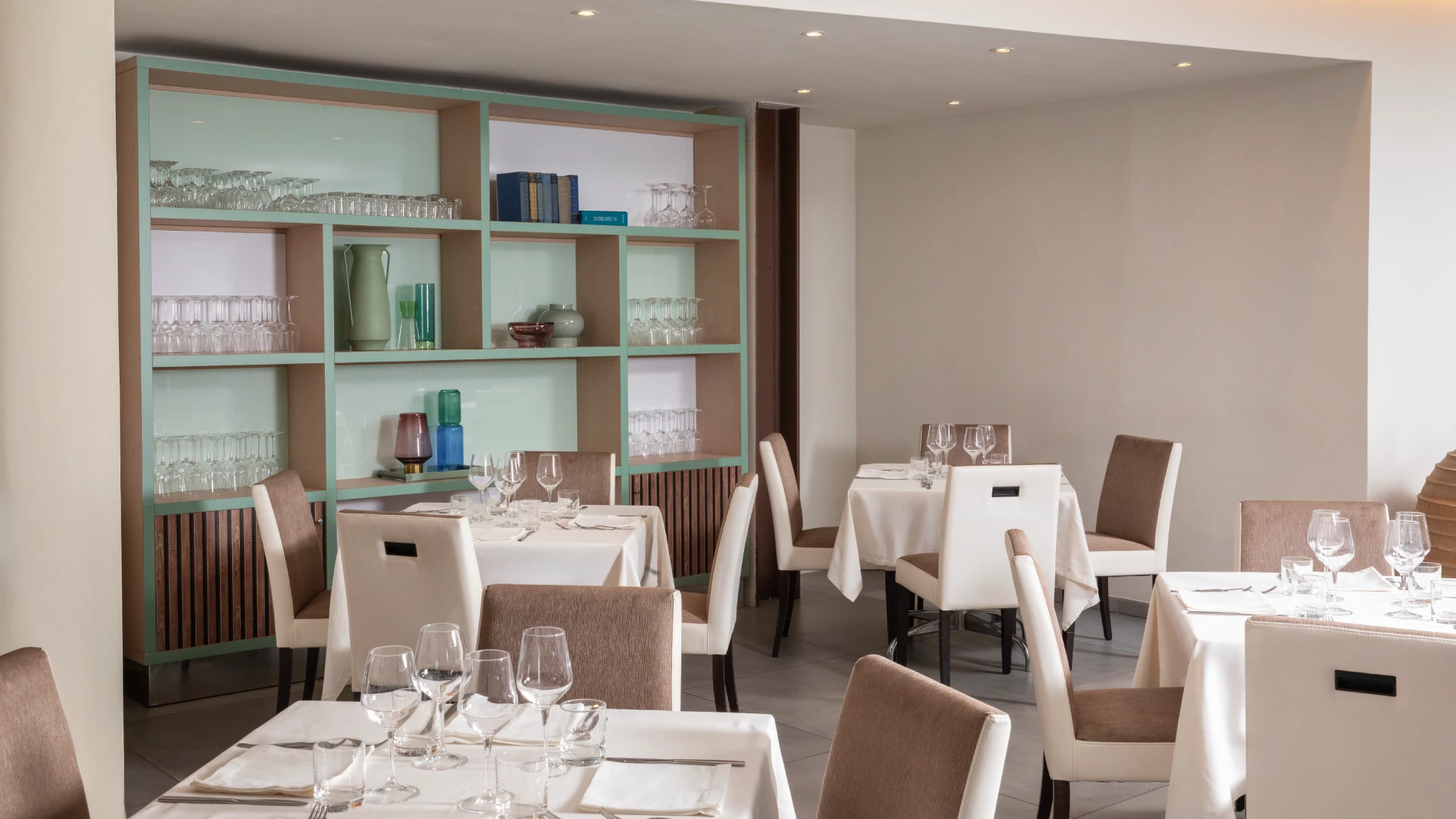 Sala ristorante elegante per pranzi e cene a Sarzana, ideale per scoprire i sapori della Liguria - Hotel Al Sant'Andrea, BZAR hotels in Liguria